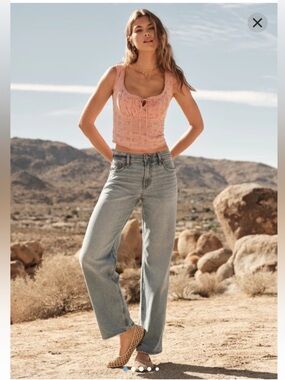 AE Strigid High-Waisted Stovepipe Jean Medium Indigo Strigid 6 Short